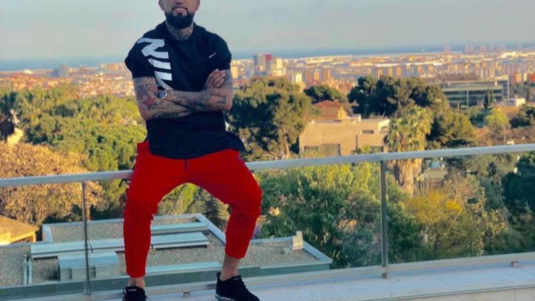 Arturo Vidal en la terraza de su casa / INSTAGRAM