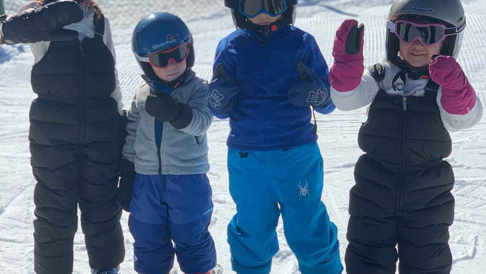 Los hijos de Messi y Fàbregas en la nieve / INSTAGRAM