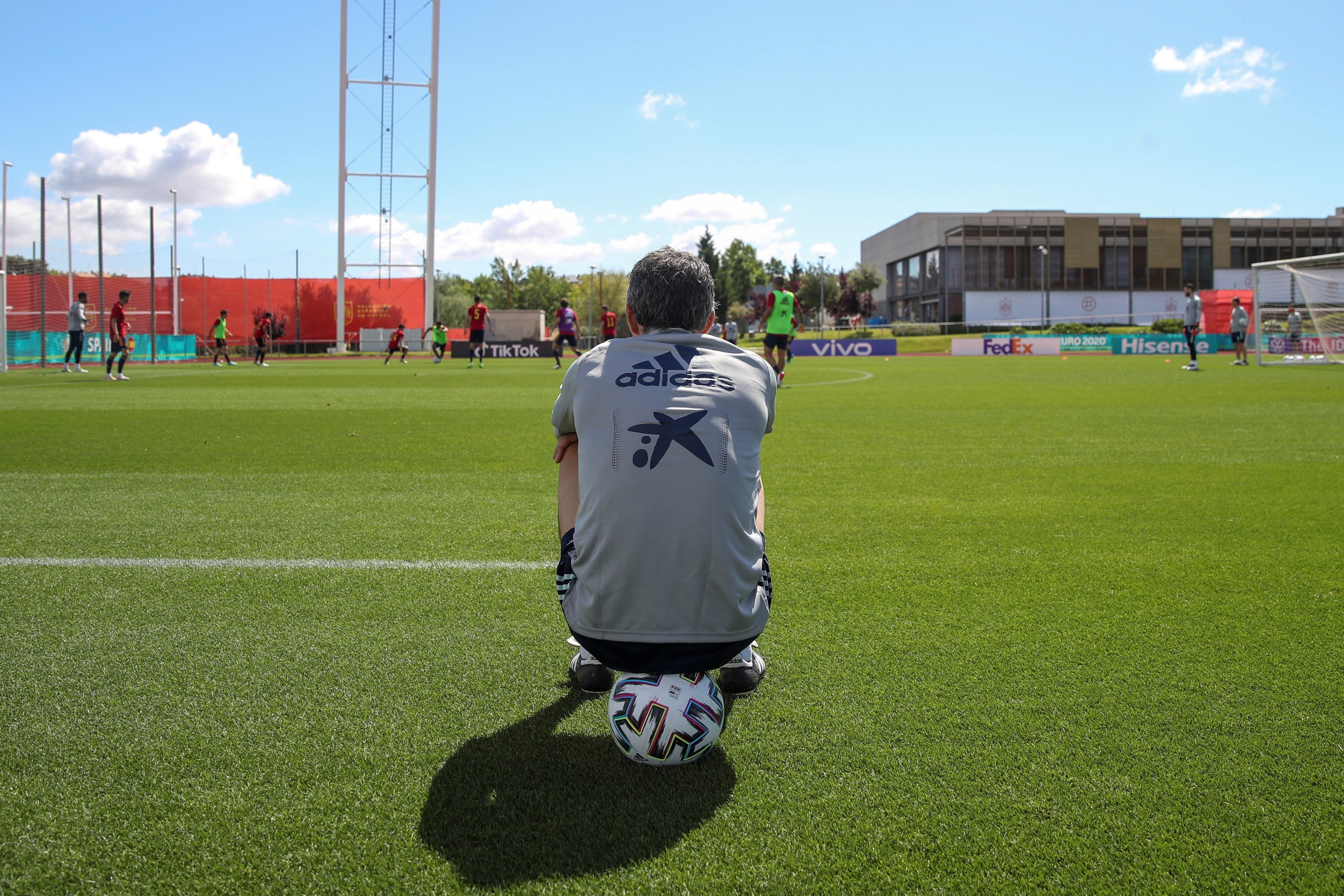 Luis Enrique durante un entrenamiento de La Roja en esta Eurocopa / EFE