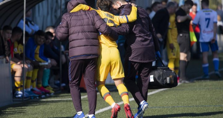 Abe se retiró lesionado en el partido contra el Prat / FCB