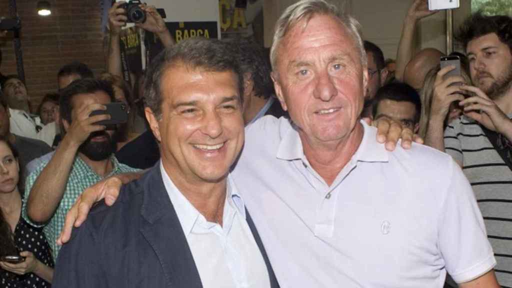 Joan Laporta y Johan Cruyff, en un acto público / EFE