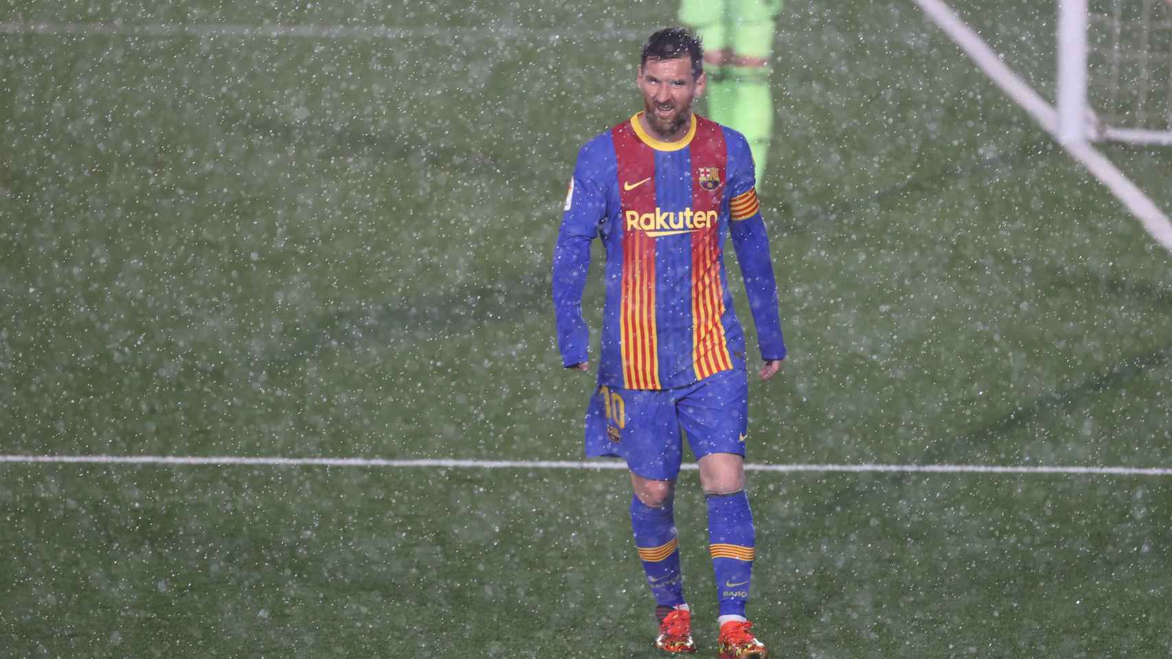 Messi lamentando una ocasión en el Real Madrid-Barça / EFE