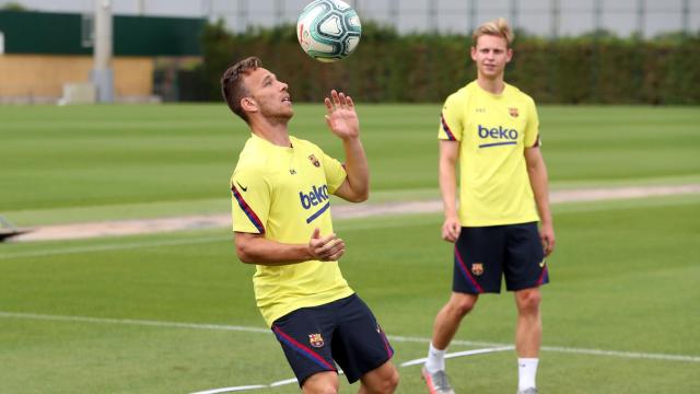 Arthur en un entrenamiento del Barça / FCB