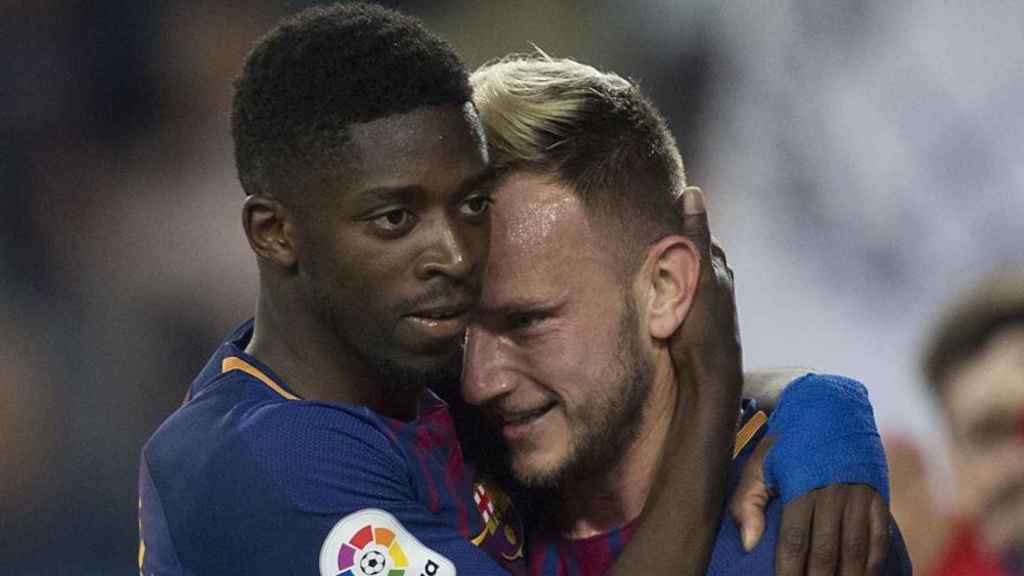 Una foto de Dembelé y Rakitic durante un partido con el Barça / Twitter