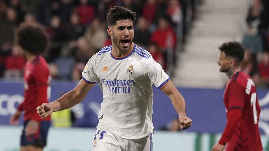 La celebración de Marco Asensio, tras marcar un gol en la victoria del Real Madrid ante Osasuna / EFE