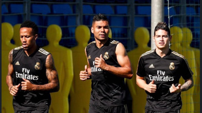 Militao, Casemiro y James en el entrenamiento / Twitter