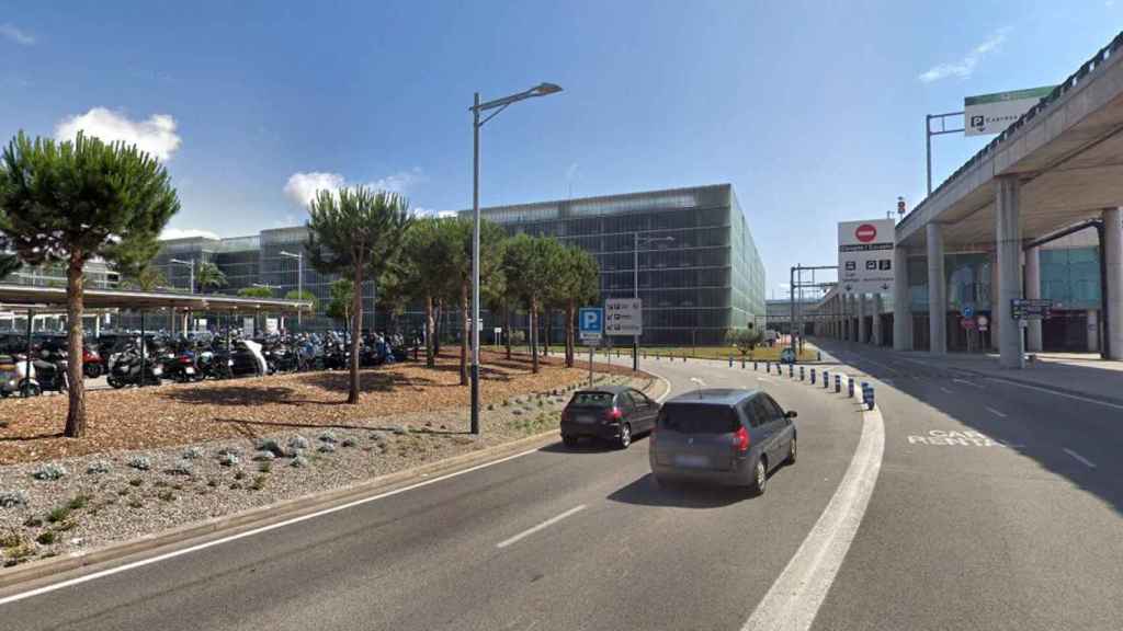 Accesos a la T1 del aeropuerto de El Prat / GOOGLE STREET VIEW