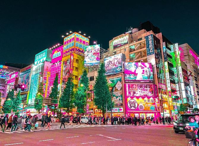 Imagen de la populosa Tokio que corre peligro de sumergirse bajo el agua /Jezael Melgoza en UNSPLASH