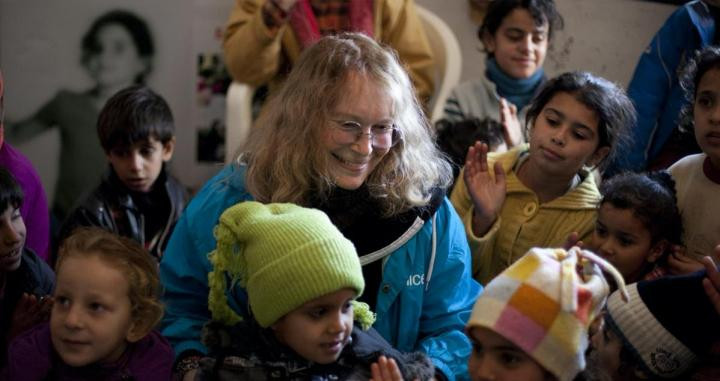 Mía Farrow durante una visita a Líbano como embajadora de Unicef