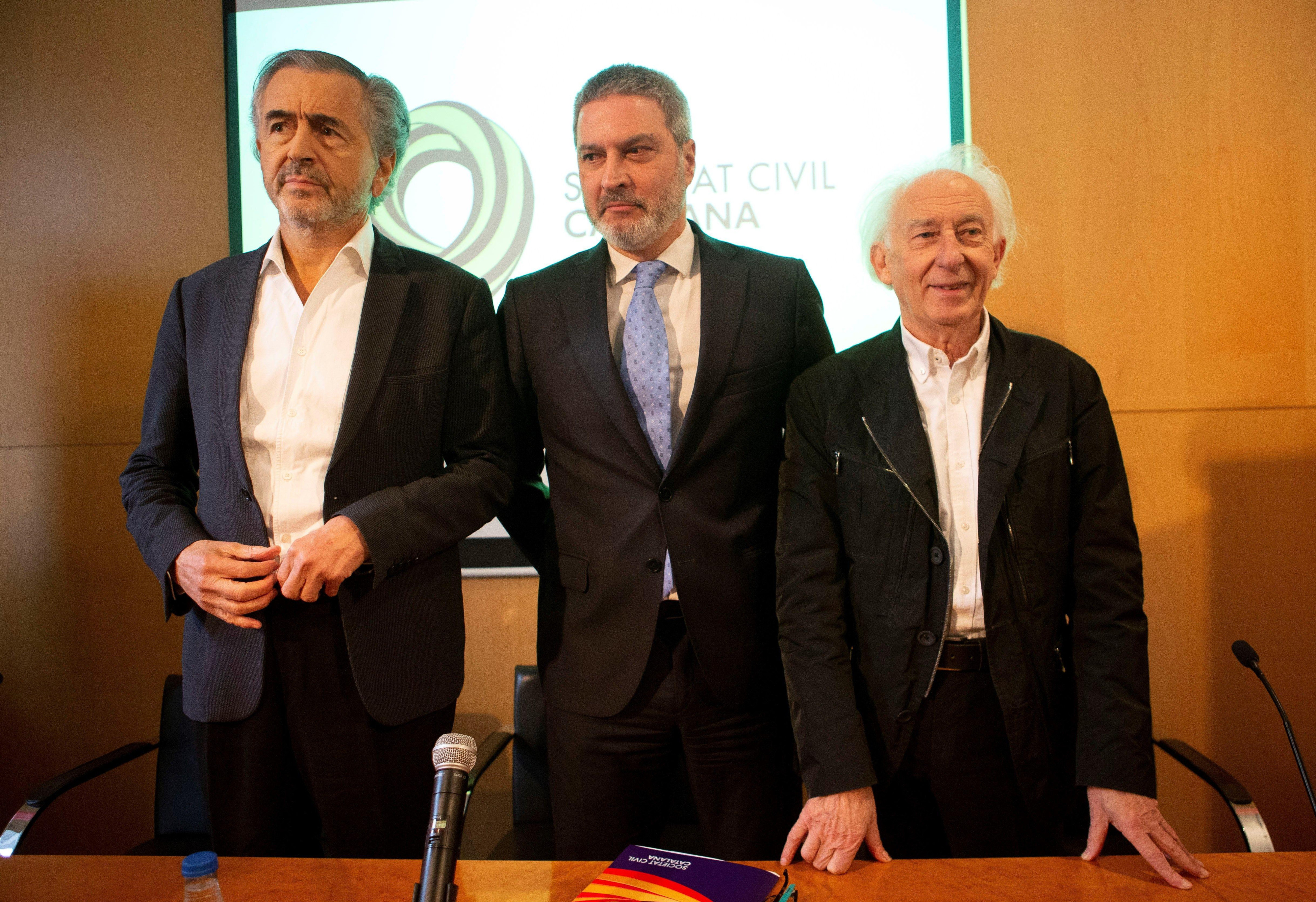 El presidente de SCC Josep Ramon Bosch, junto a Henri Lévy y Albert Boadella