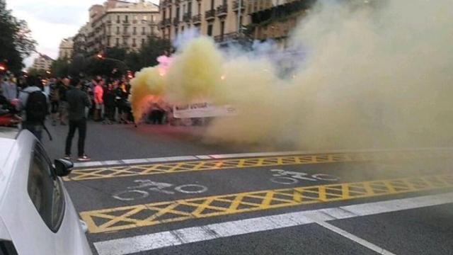 La calle Aragó de Barcelona cortada por los CDR durante la conmemoración del 1-O / TWITTER