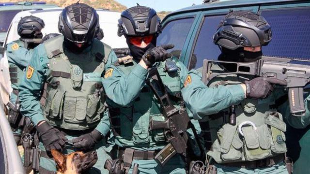 Efectivos del GAR de la Guardia Civil, que debían intervenir en el Parlament el 10-O si Puigdemont se atrincheraba en la cámara autonómica / CG