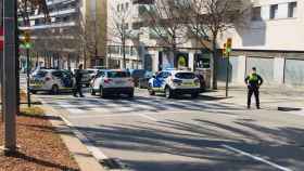 Varios agentes de la policía de Mataró en un dispositivo contra los okupas / POLICIA LOCAL