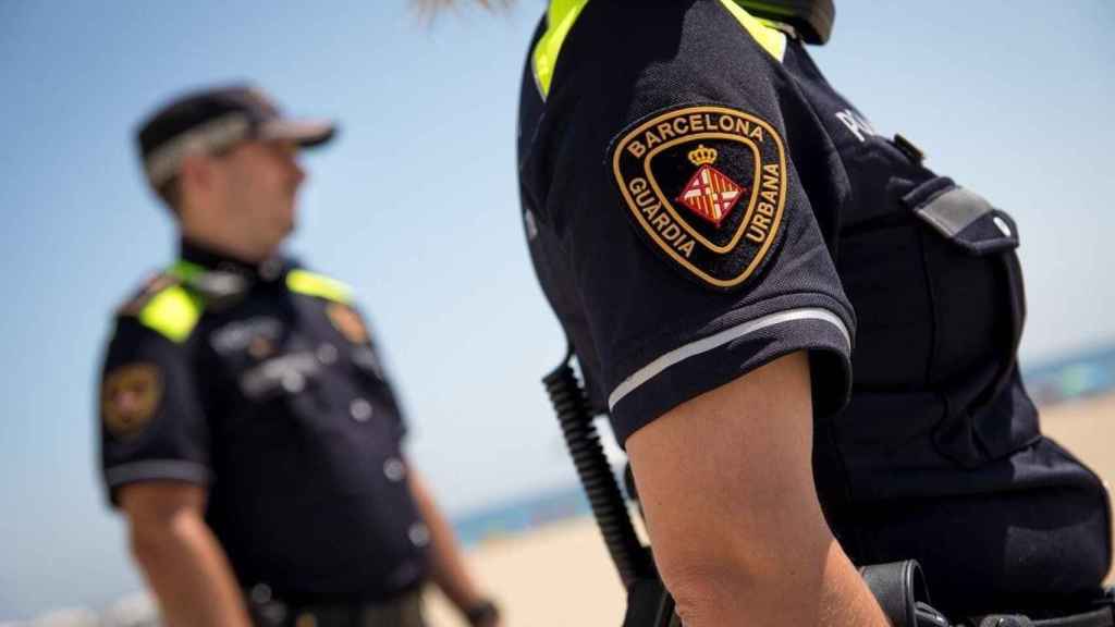 Una patrulla de la Guardia Urbana en la playa de Barcelona / EP