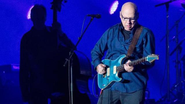 Mark Knopfler durante el concierto en Barcelona / EFE
