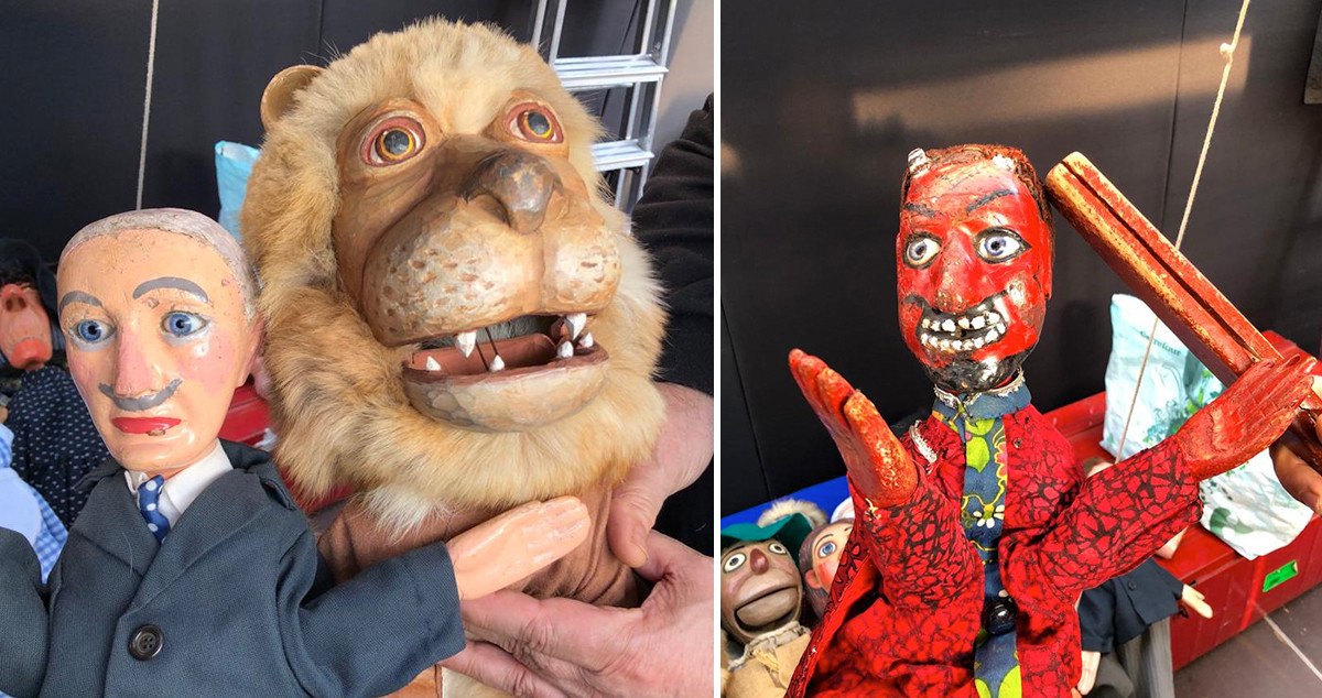 A la izquierda, el 'Senyor Enric' y el león de 'El Mago de Oz', pasado y presente de los títeres de Vergés; a la derecha, el tradicional 'Dimoni Banyeta', de la misma casa, de un kilo de peso / GERARD MATEO - CRÓNICA GLOBAL