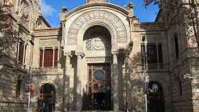 La fachada de la Audiencia de Barcelona, donde será juzgado el portero de discoteca / EP
