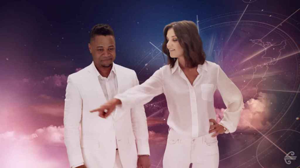 Cuba Gooding y Katie Holmes en el anuncio de Air New Zealand / CG