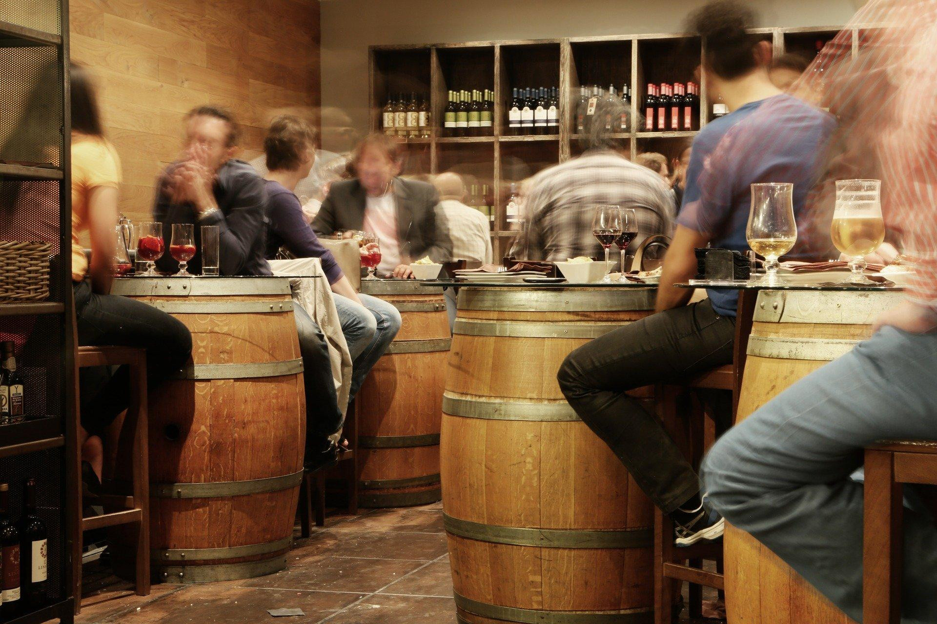 En España, una bodega resulta un sitio ideal para empezar con el 'tardeo' / CG