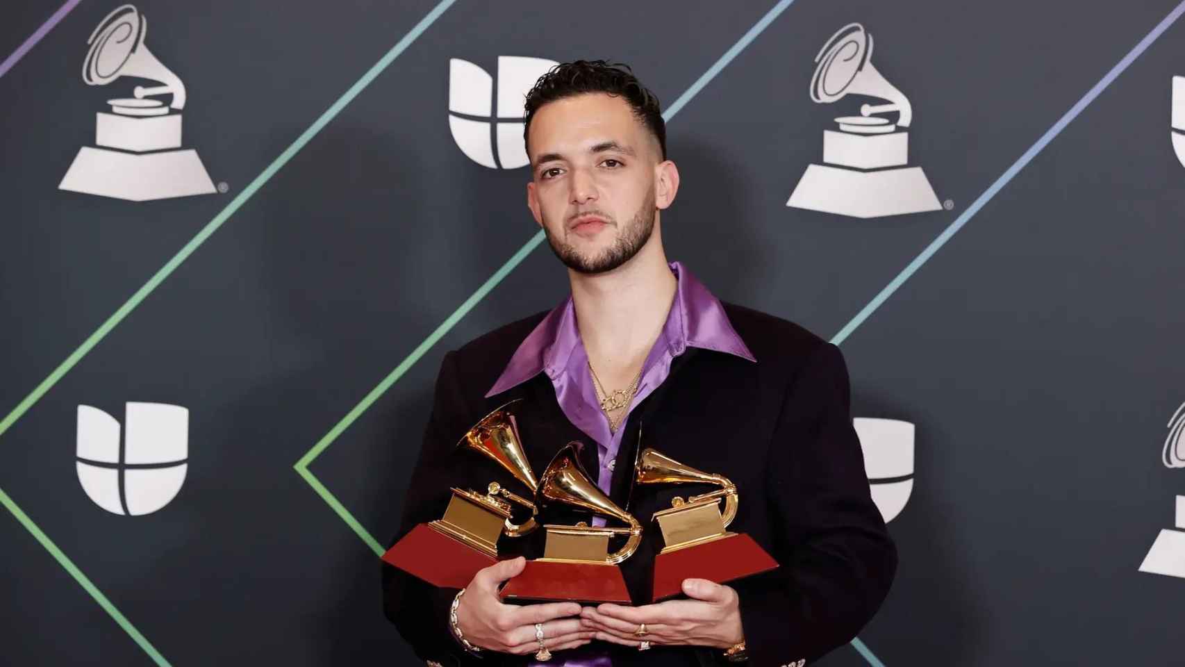 C. Tangana con sus tres Latin Grammys / EFE