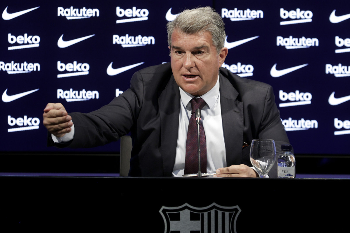 Joan Laporta, durante su comparecencia por las nuevas medidas para los abonados al Camp Nou / EFE