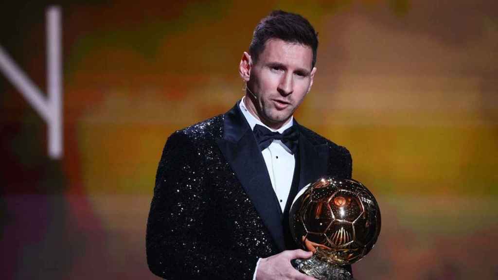 Leo Messi, principal figura de Adidas, recibe un homenaje con el Balón de Oro / REDES