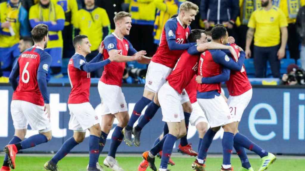 Los jugadores de Noruega celebrando un tanto de Haaland / EFE