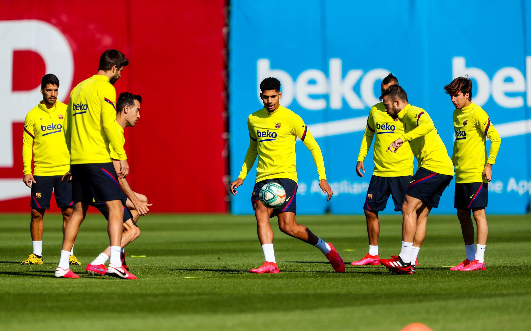 Rondo del Barça en un entrenamiento / FCB