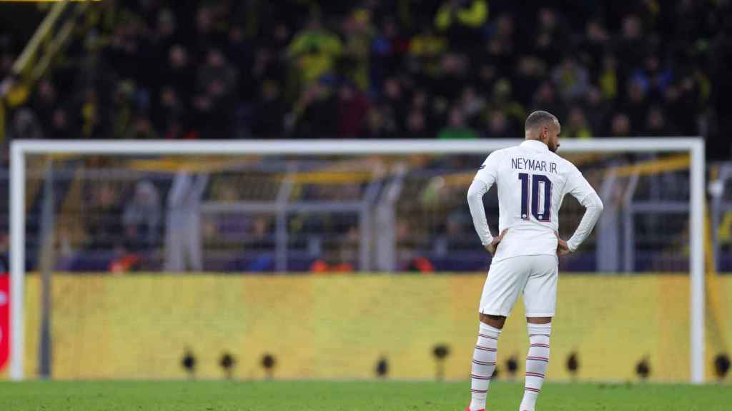 Neymar lamentando un gol del Borussia Dortmund / EFE