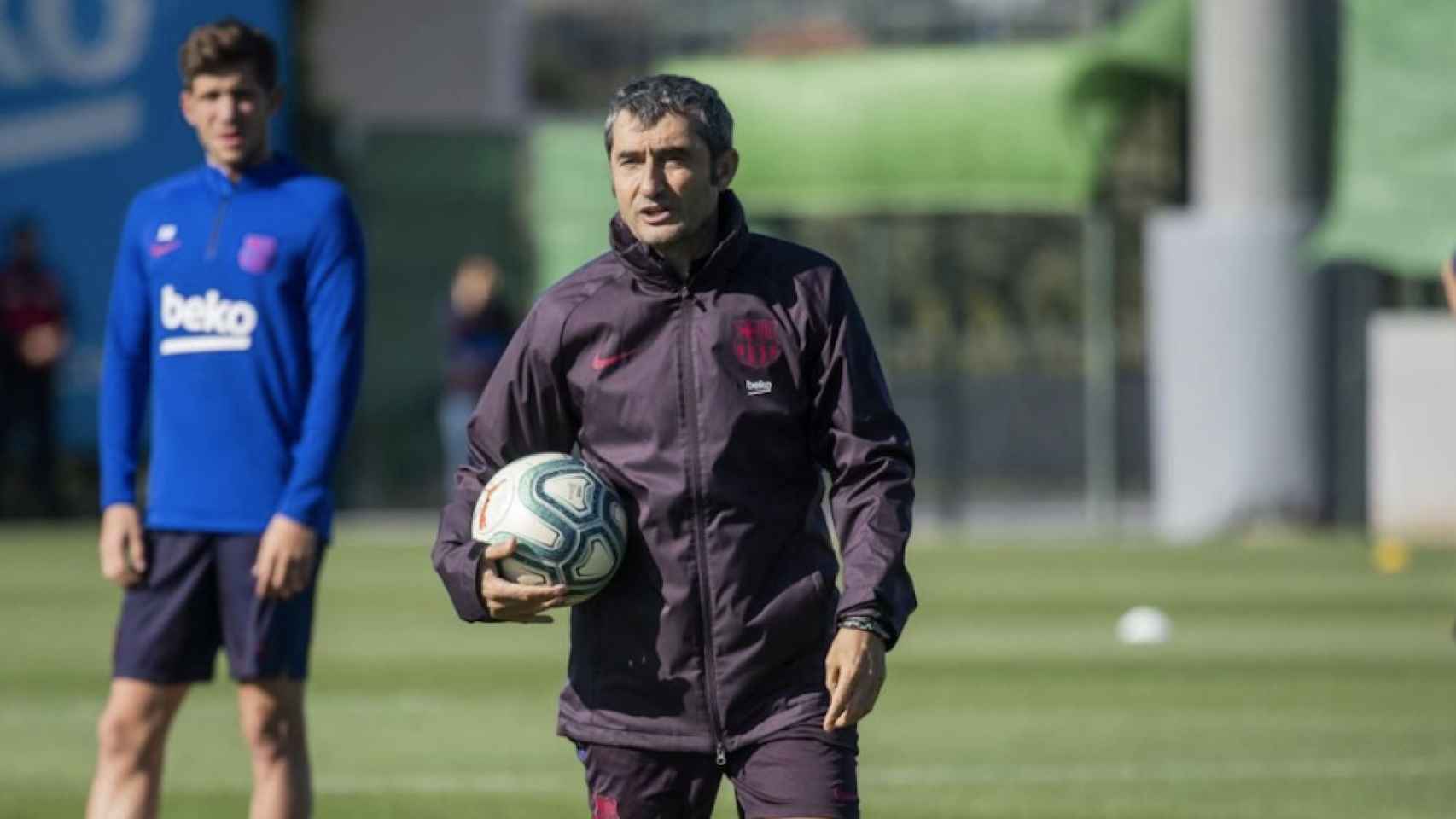 Una foto de Ernesto Valverde durante un entrenamiento del Barça / FCB