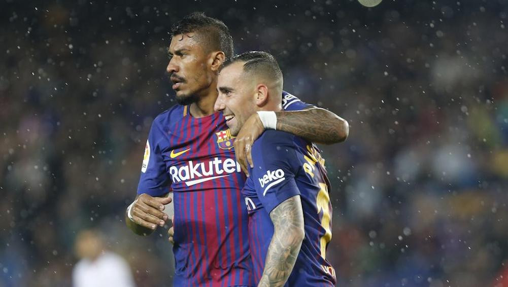 Una foto de archivo de Paulinho y Paco Alcácer en el Barça / EFE