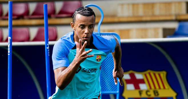 Jules Koundé entrenando con el Barça / FCB