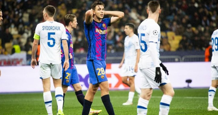 Nico González, en una acción con el Barça / FCB