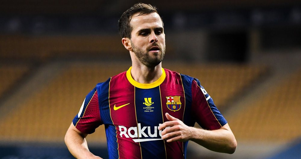 Pjanic, en un partido con el Barça / EFE