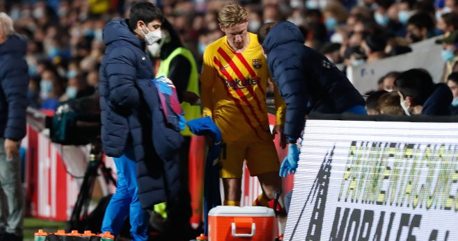 Frenkie de Jong se retira lesionado de Linares / REDES