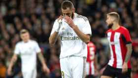 Benzema con el vendaje en el dedo maldito | EFE