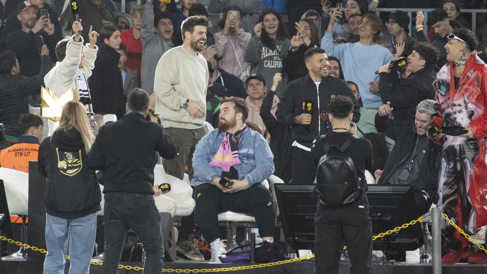 El exfutbolista Gerard Piqué y el 'streamer' Ibai Llanos momentos antes de la final de la Kings League / EFE