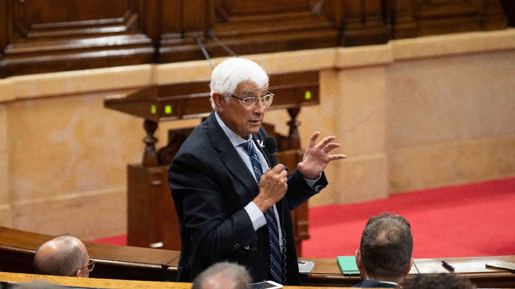 El 'conseller' de Salud de la Generalitat de Cataluña, Manel Balcells (c), en una imagen de archivo / CG