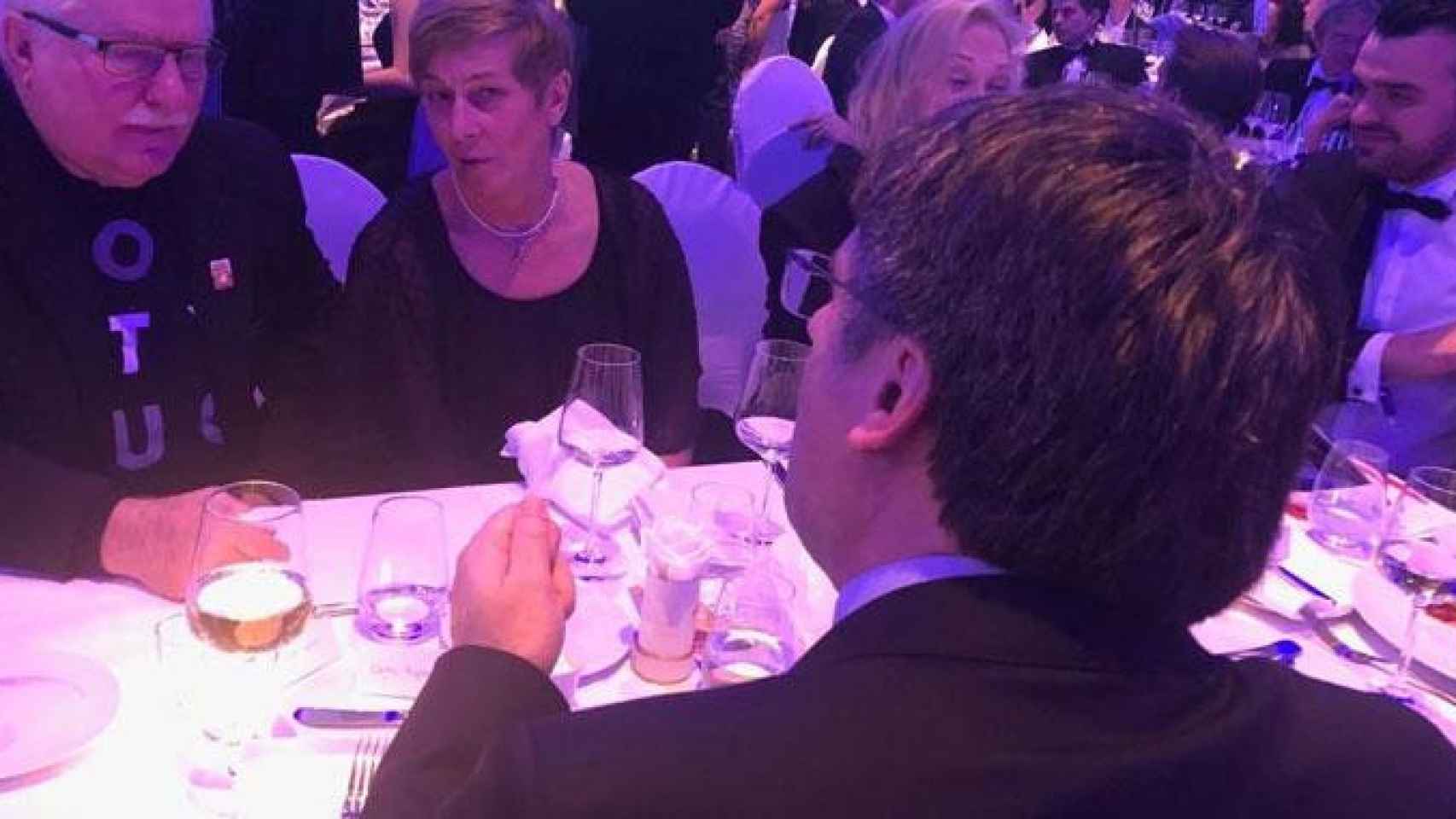 El expresidente catalán Carles Puigdemont, de cena en Berlín / TWITTER