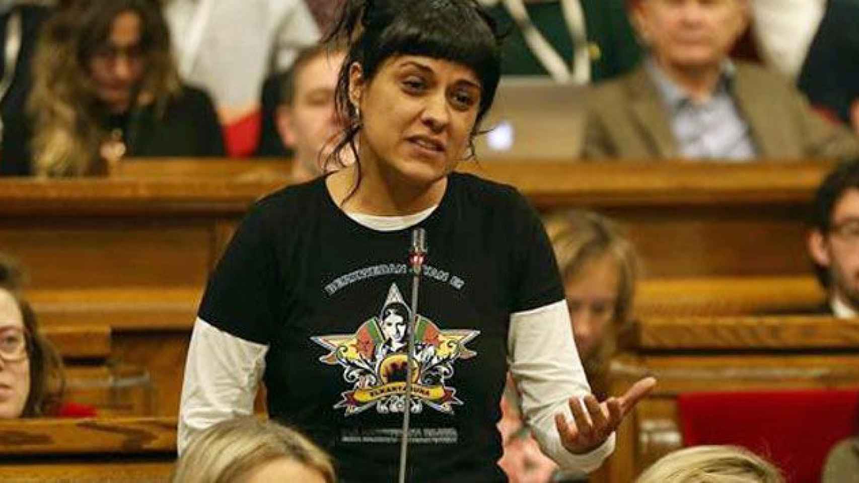 La diputada de la CUP Anna Gabriel, durante una intervención en el Parlamento de Cataluña / EFE