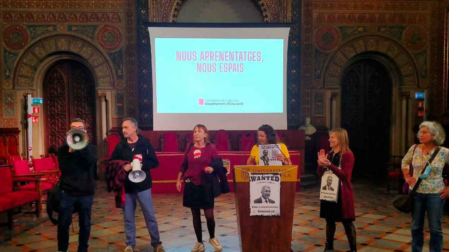 Los sindicatos educativos protestan en la Universidad de Barcelona contra Cambray / PROFESORS DE SECUNDARIA