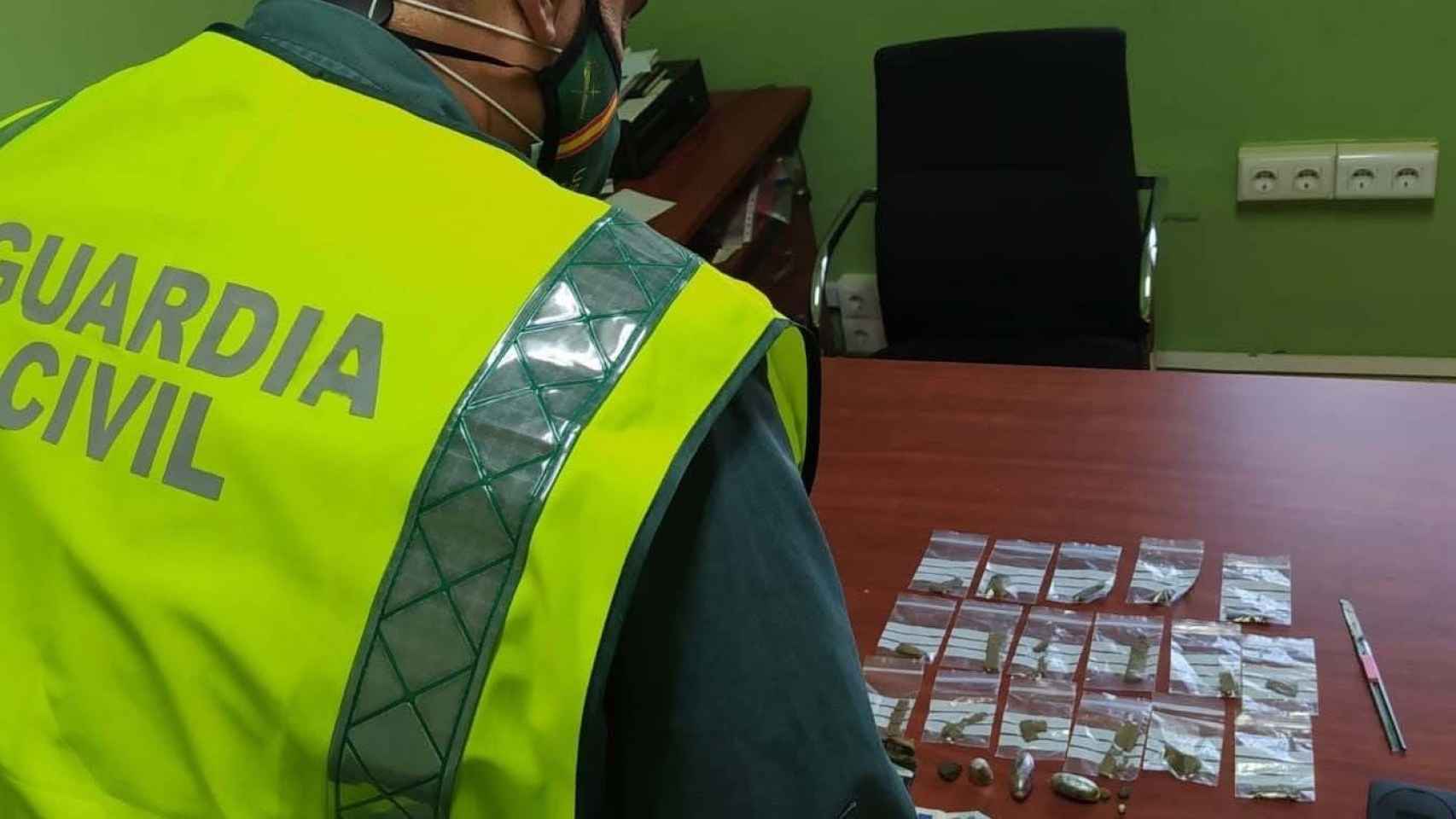 Droga incautada por la Guardia Civil en una imagen de archivo / GUARDIA CIVIL