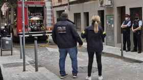 Exterior del edificio en el que se ha producido el incendio / MOSSOS