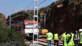 Un tren afectado por un desprendimiento en Vacarisses en 2011