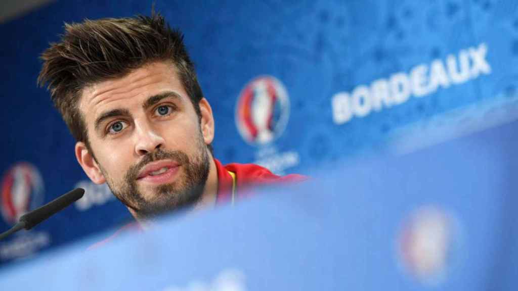 El defensa de España Gerard Piqué, en rueda de prensa durante la Euro 2016.