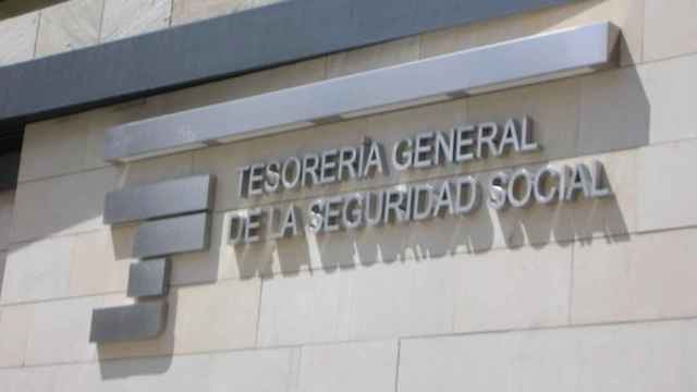 Imagen en la entrada a una oficina de la Tesorería General de la Seguridad Social / EFE