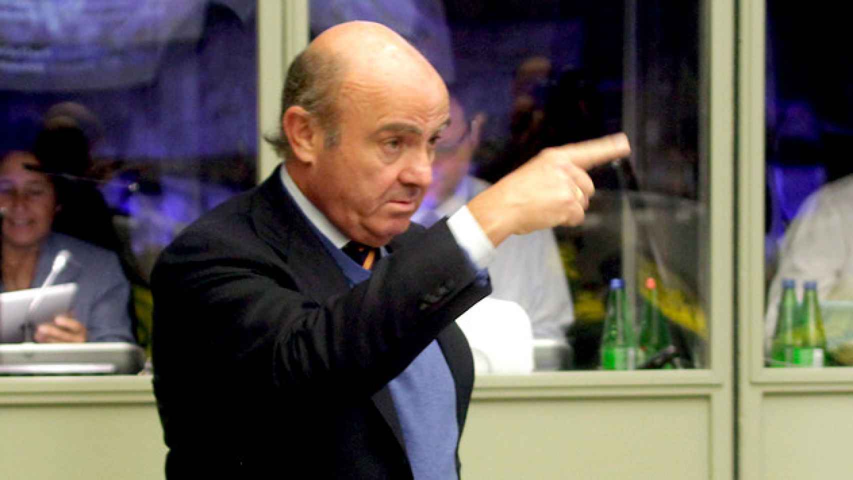 El ministro de Economía español, Luis de Guindos, durante una reunión del Eurogrupo en Tallin / EFE