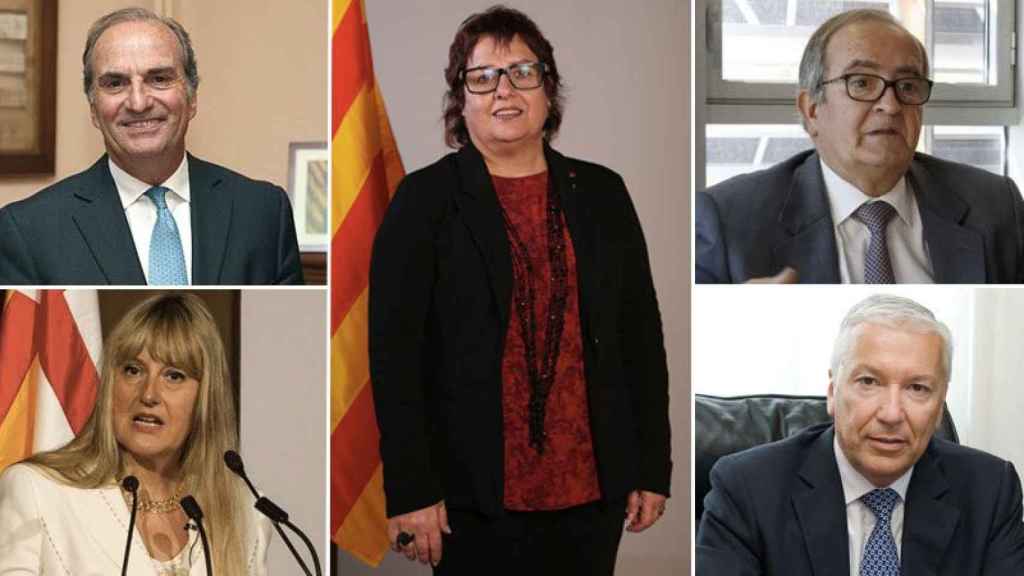 Dolors Bassa (centro), consejera de Trabajo, junto a Gay de Montellà (Foment), De Felipe (Fepime), González (Pimec) y Abad (Cecot).