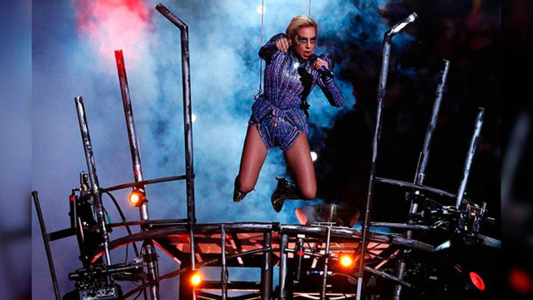 Lady Gaga durante su actuación en la Super Bowl de 2017 / EFE