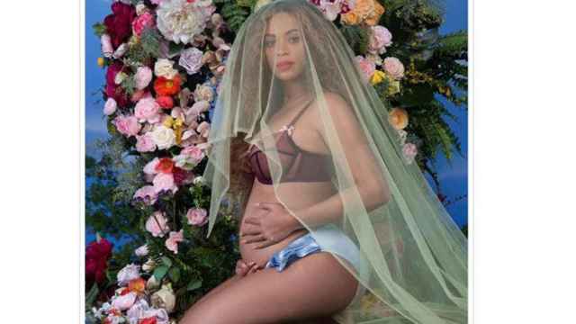 Beyoncé muestra su barriga, embarazada de gemelos / INSTAGRAM